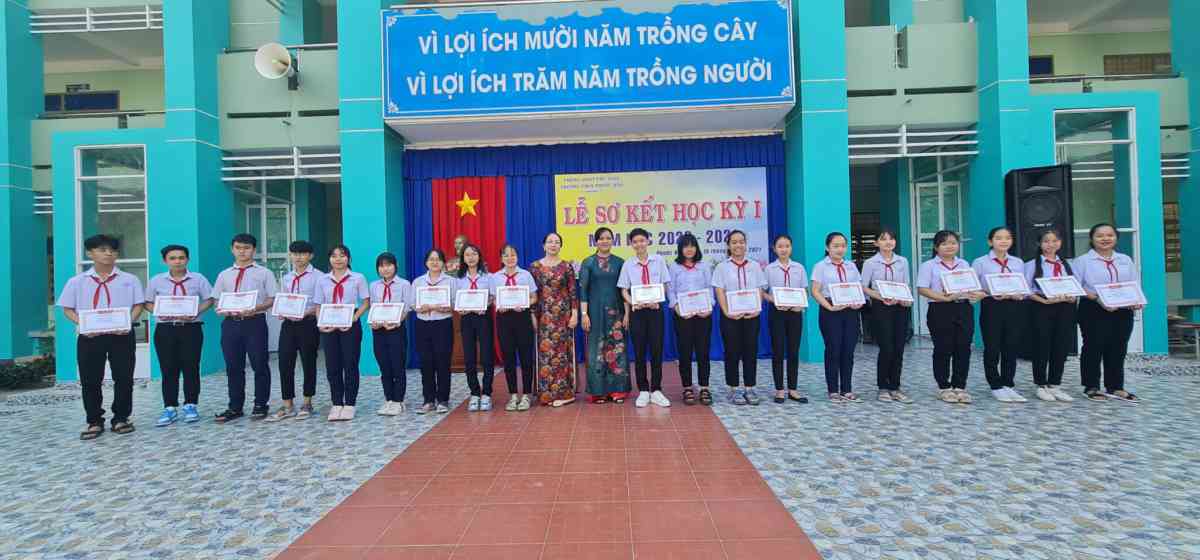 z2375733965085_12886db262342f84c4f3fd2a5a9406bf